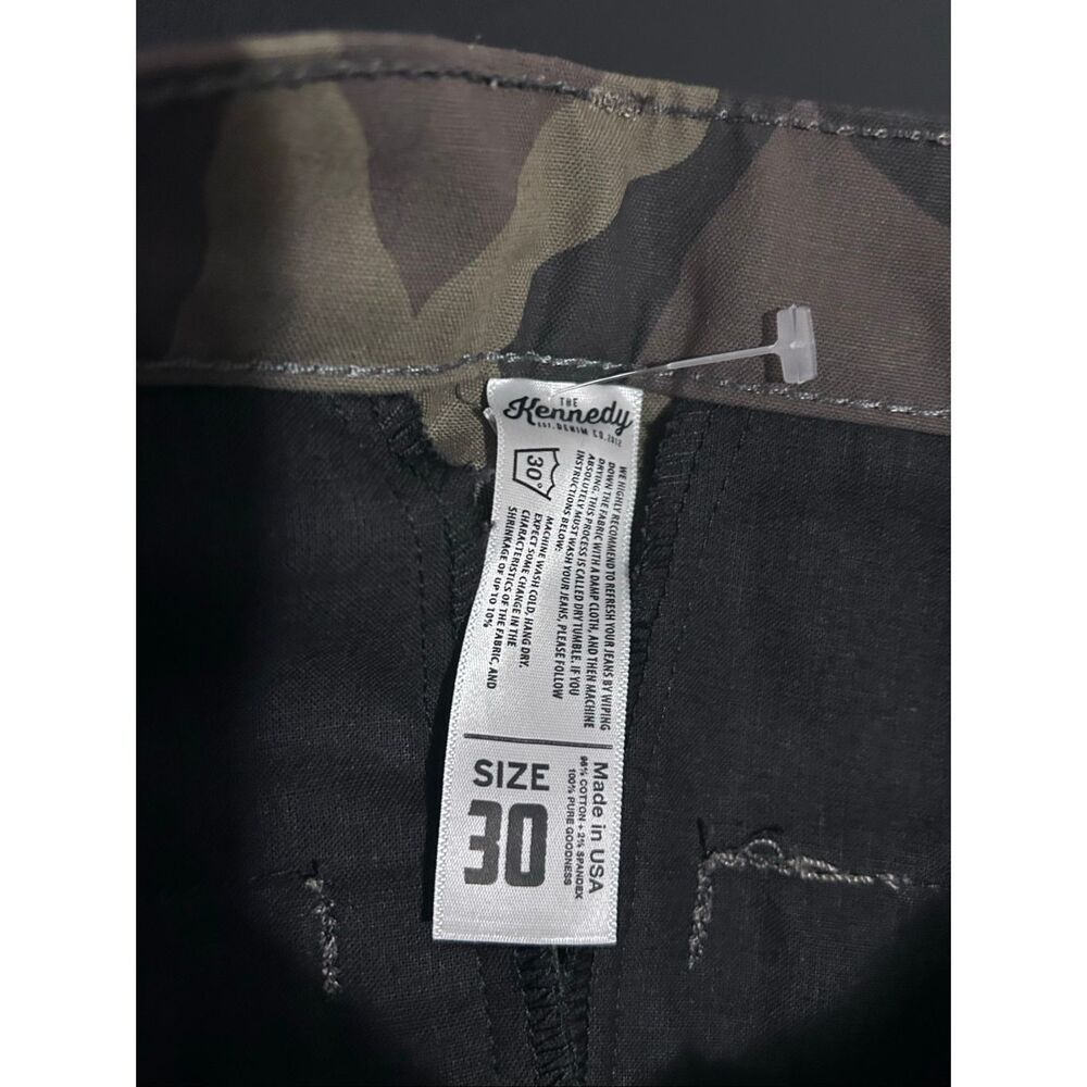 Men's Camouflage Chino Pants - Green Camo - Picture 3 of 13